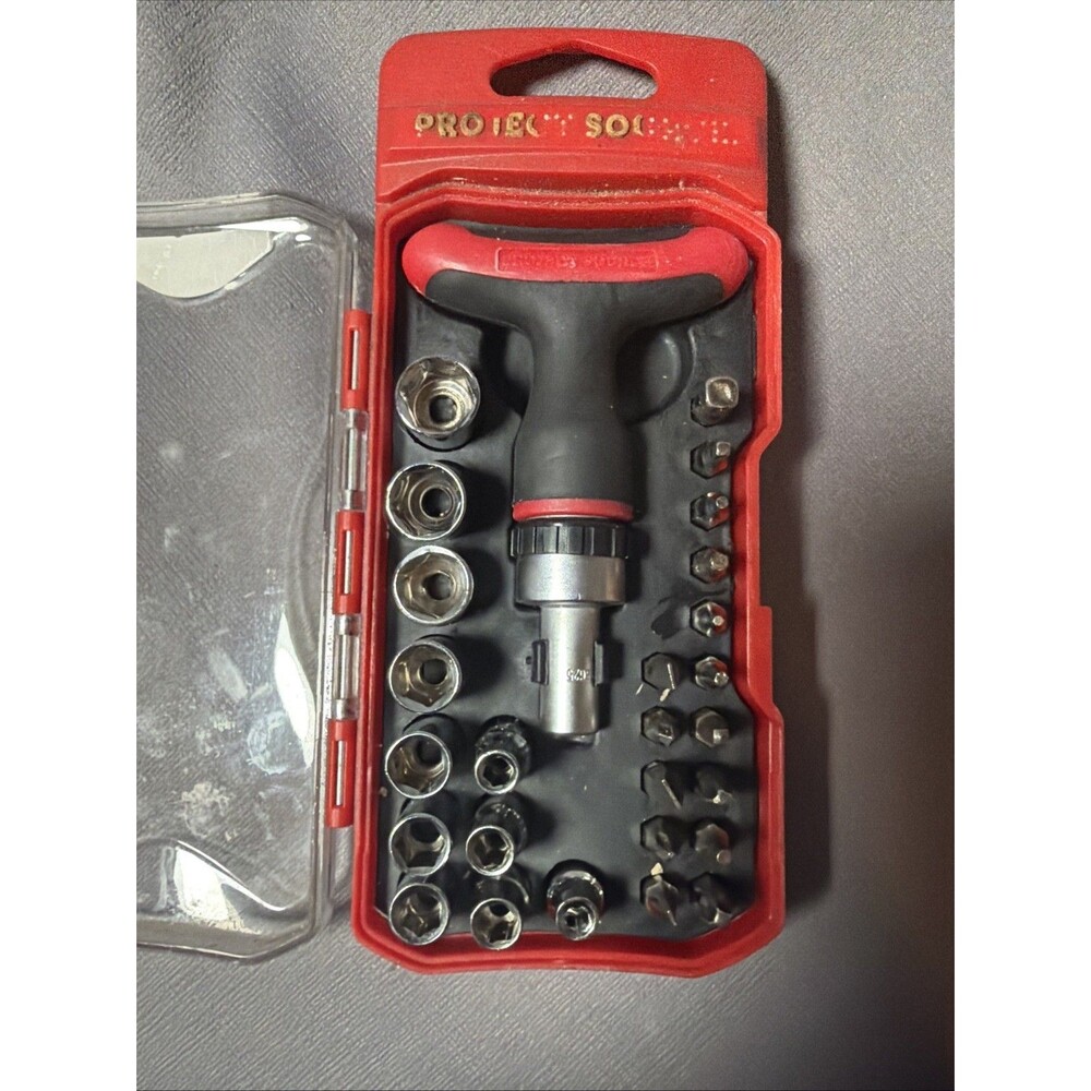 Project Source 27-Piece T-Handle Ratcheting Screwdriver and Socket Set -R - Picture 3 of 5